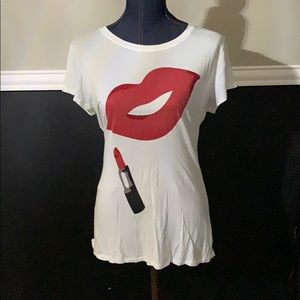 White T-shirt with red lips and lipstick